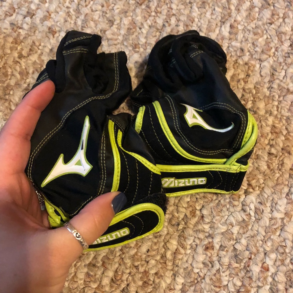 batting gloves